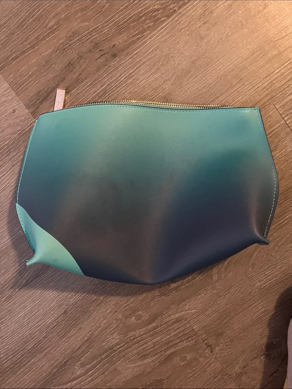 La Mer Teal-to-Deep-Blue Gradient Cosmetic Pouch